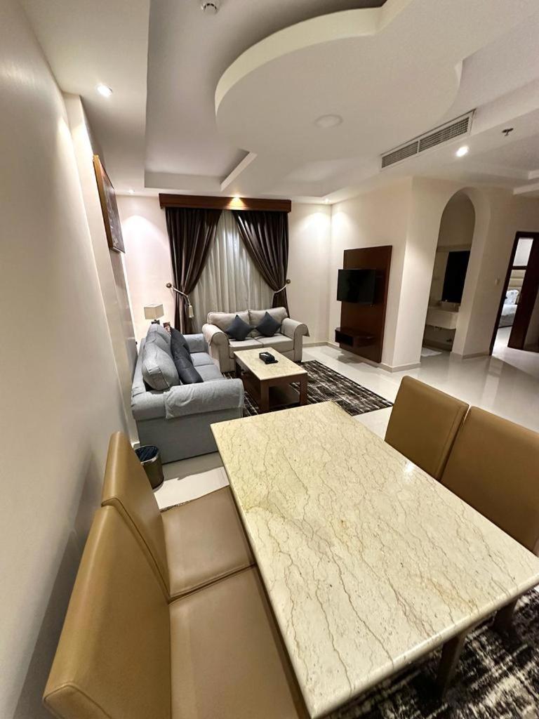 Sas Al Olaya Hotel Suites Эль-Хубар Экстерьер фото