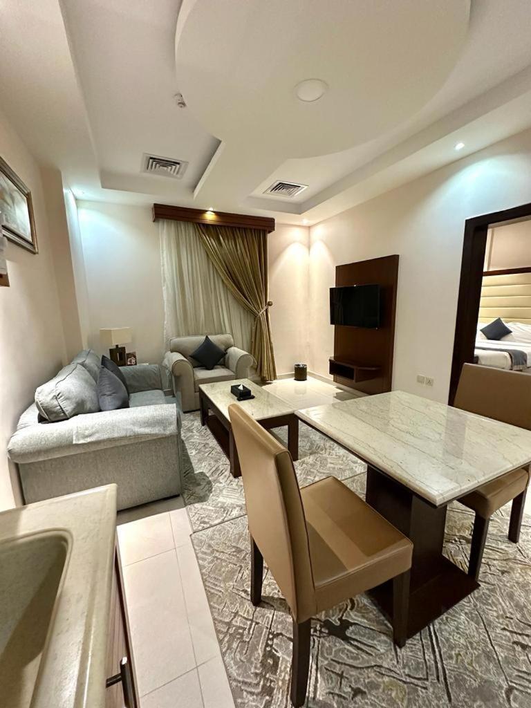 Sas Al Olaya Hotel Suites Эль-Хубар Экстерьер фото